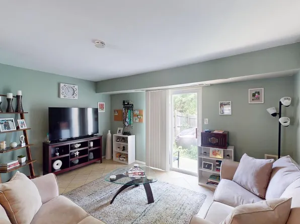 11 La Cascata Tnhs, Clementon, NJ 08021