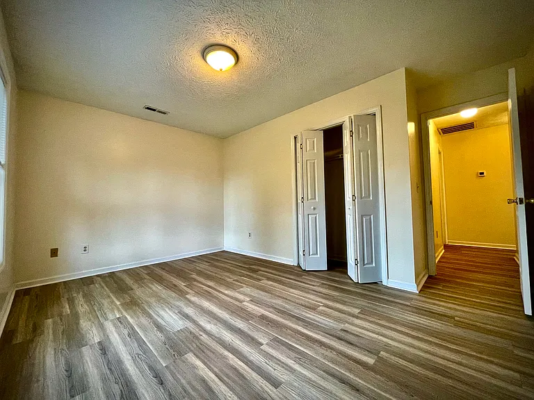1002 Gordon Woods Rd — Photo 11