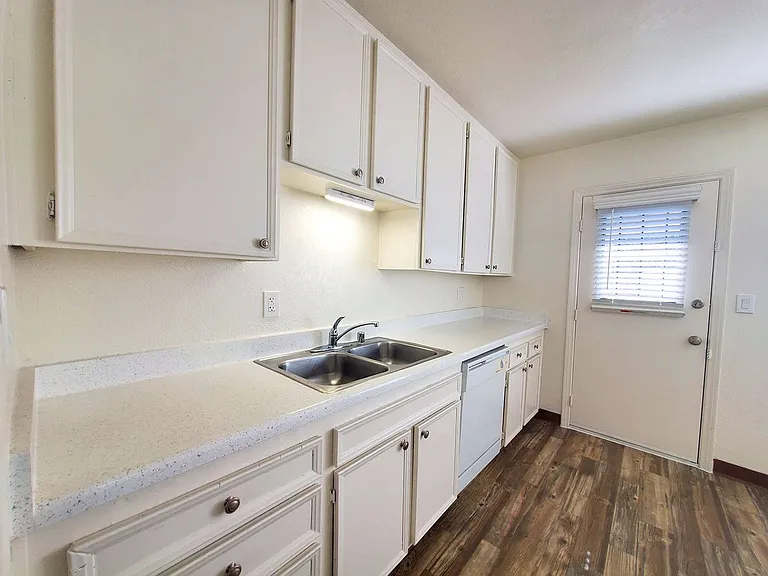 Rosewood Villas — Photo 5