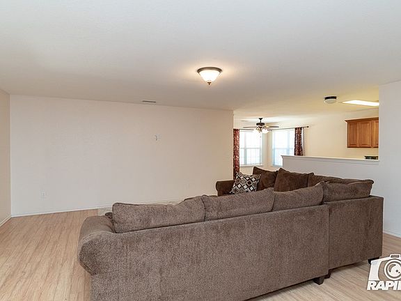 4th image of 8728 Rainbow Dr