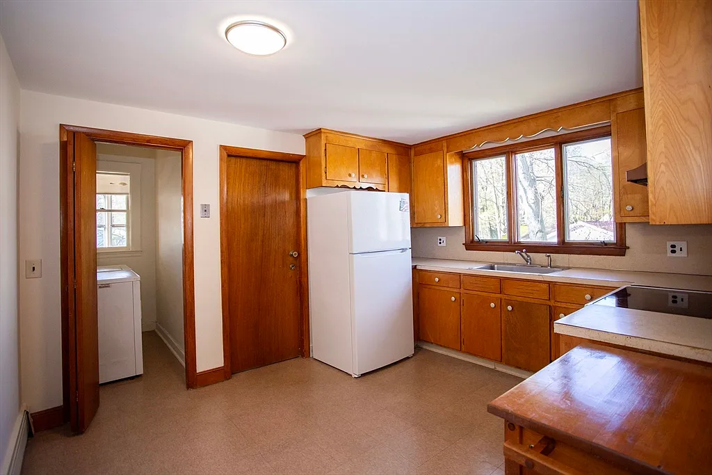 Building Photo - 36 Eustis Ave #2