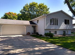 913 2nd Ave SE, Sleepy Eye, MN 56085