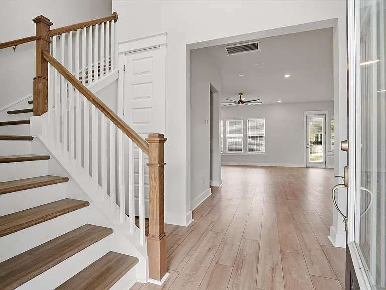 392 Parish Farms Dr — Photo 2