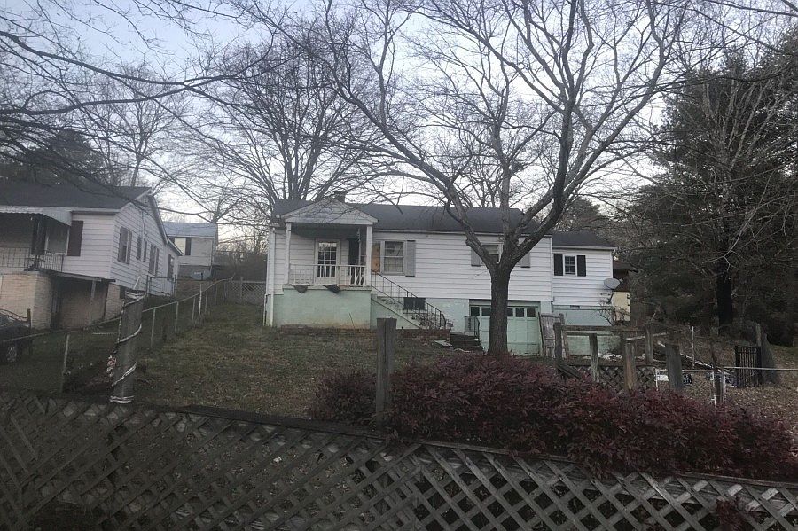 1st image of 3049 New York Ave