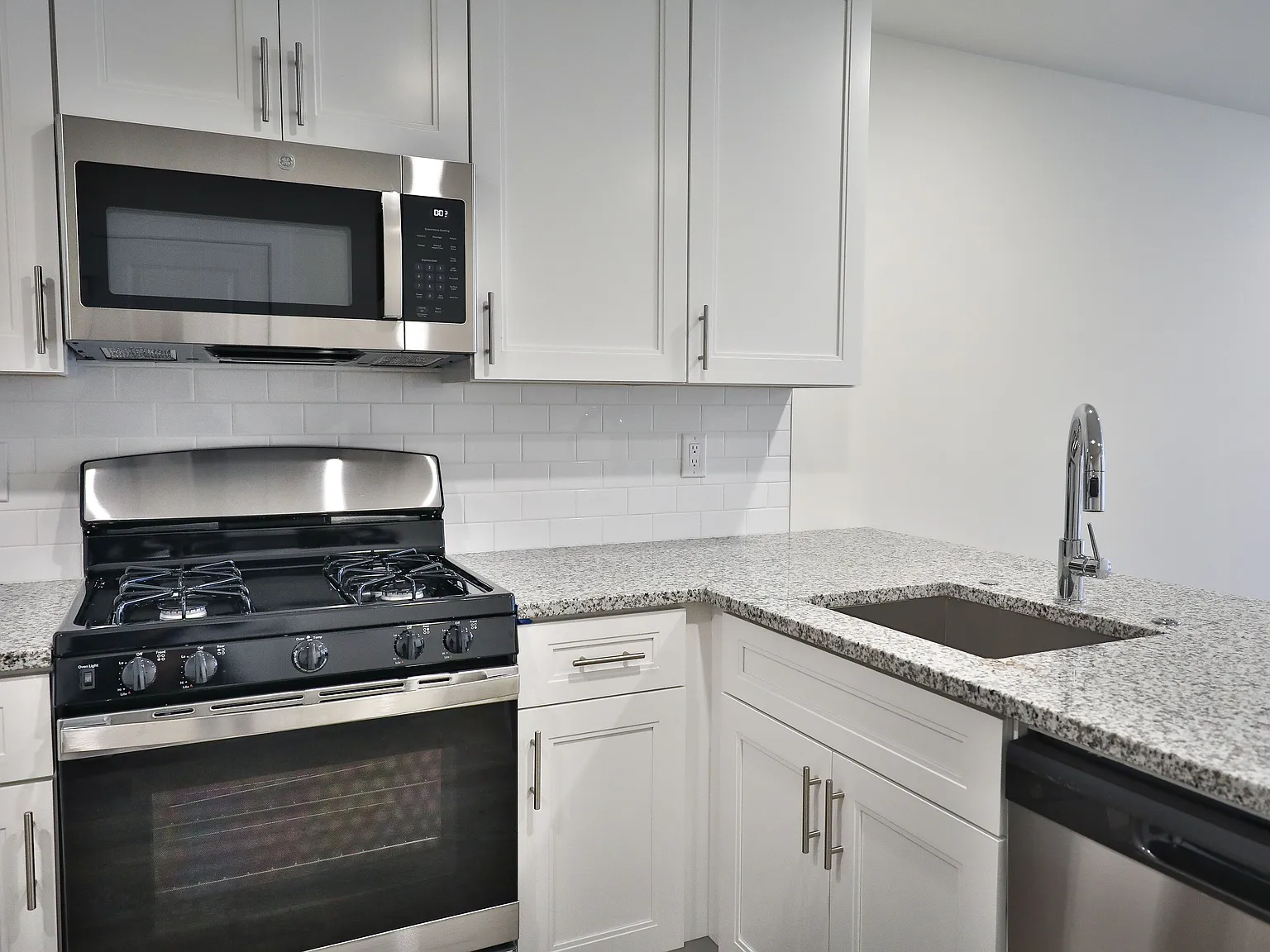2 bed, 1470 sqft, $2,170 — Photo 4