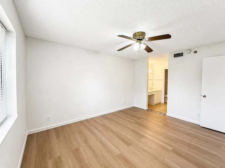340 NW 67th St #108 — Photo 18