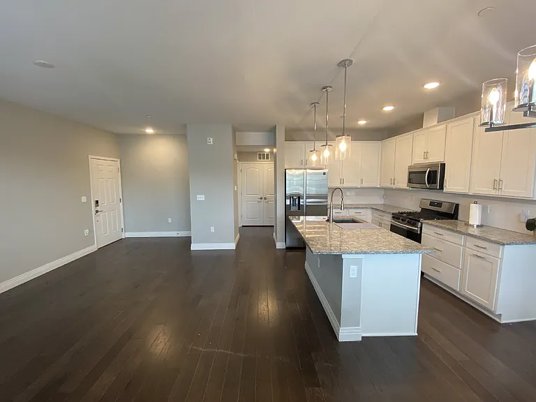 1831 S Dunkirk St #101 — Photo 13