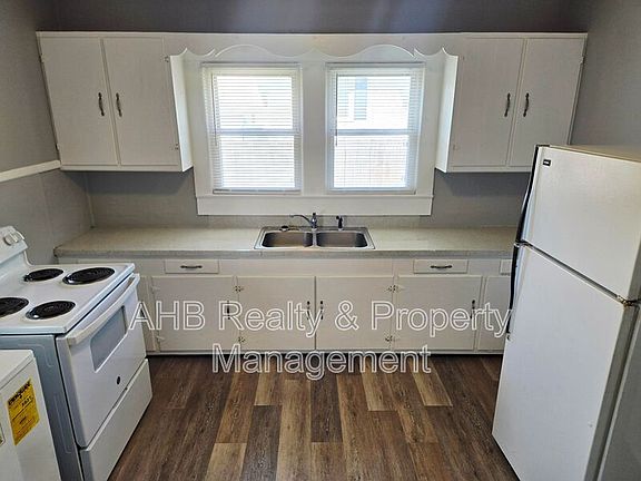 5th image of 1104 W Webb Ave