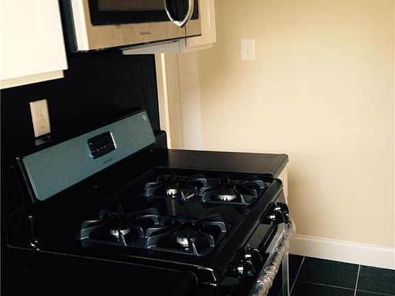 5th image of 87 Saint Nicholas Pl APT 60