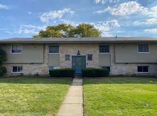 1342 S 14th St APT A1, Saint Charles, IL 60174