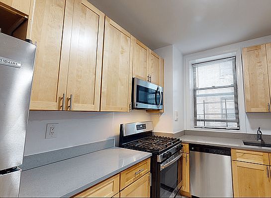 5th image of 15 W 123rd St APT C