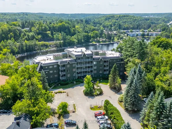 24 Ontario St #308, Bracebridge, ON P1L 2H5