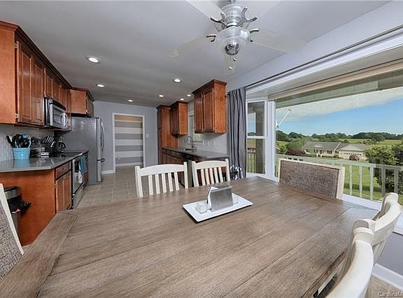 5th image of 129 Mallory Ln