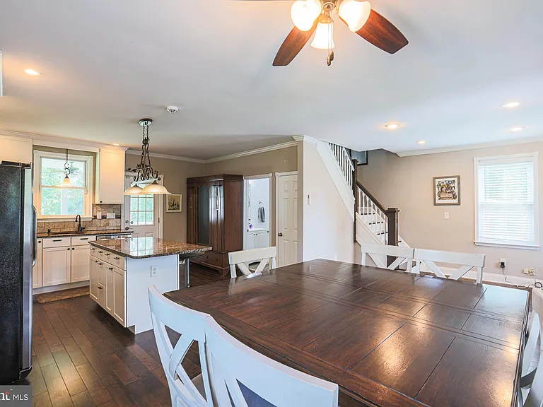 215 Clarendon Ave — Photo 21