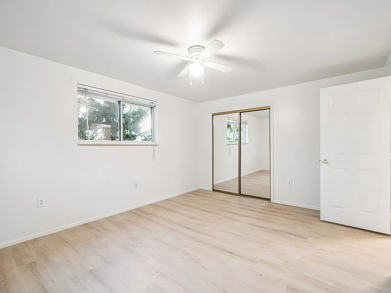 6017 W Jefferson Pl — Photo 4