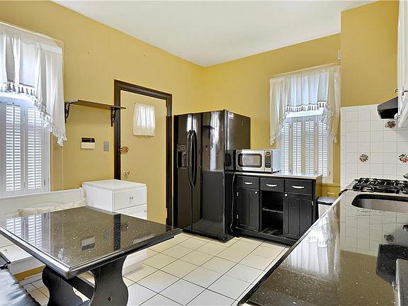 3rd image of 1036 E 241st St