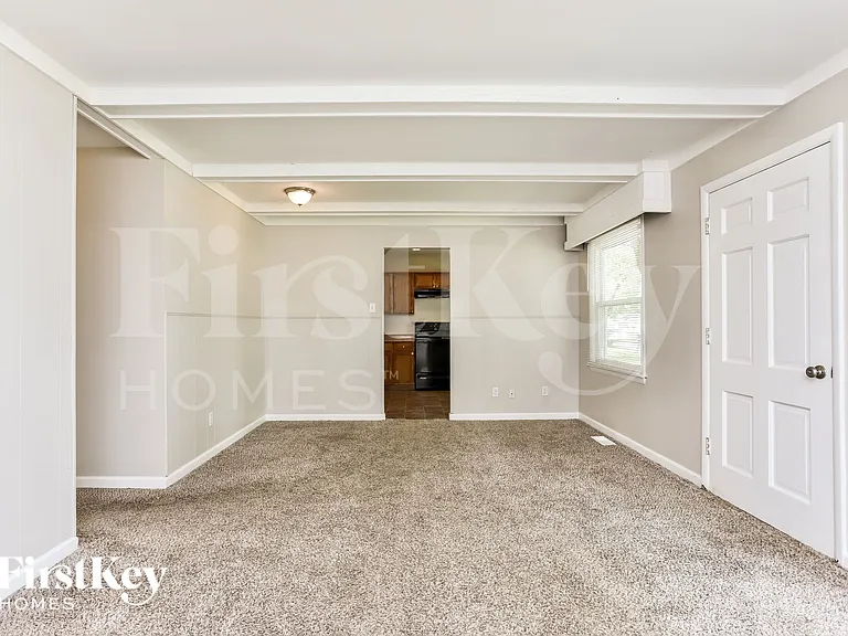 23 Steeplechase Dr — Photo 4