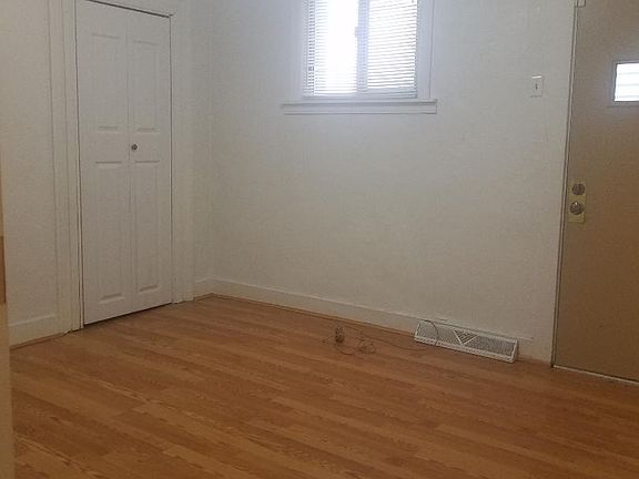 Bedroom 1 (w/ private entrance)