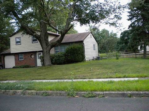 2nd image of 1043 Kemper Dr