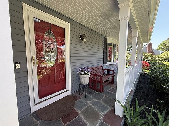 3rd image of 94 Valley Rd