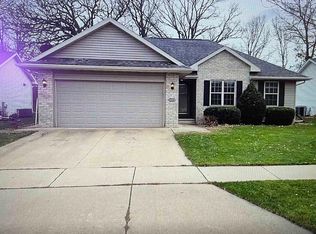 3075 Hayward Ave, Oshkosh, WI 54904