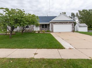 3654 Brambleberry Dr NW, Comstock Park, MI 49321