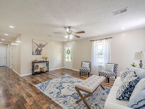 3rd image of 231 Clausel Ln