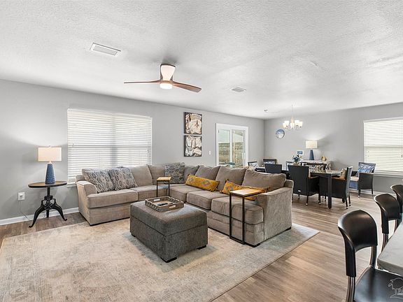 5th image of 126 Cottage View Dr