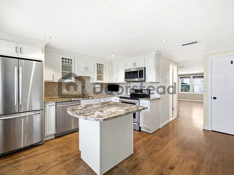 40 Brook St — Photo 6
