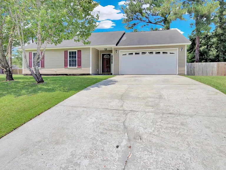 130 Ashdown Dr — Photo 1