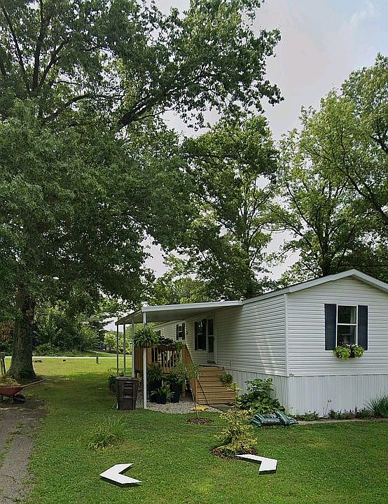 1st image of 7 Lake Dr