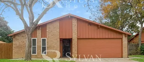 2916 White Oak Ln — Photo 3