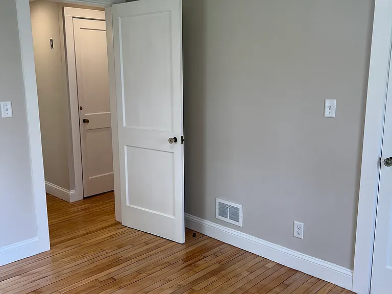 41 Village Rd — Photo 14