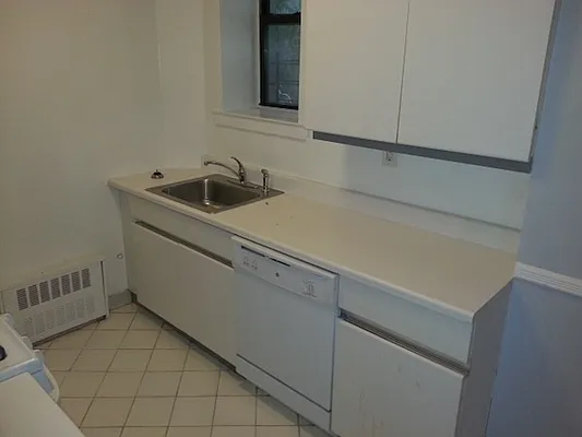 Rented by ZealEstate Group Inc | media 46