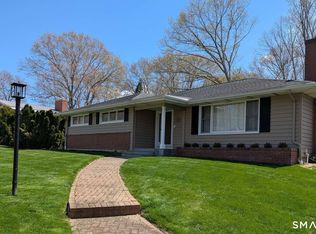 7 N Ledge Rock Rd, Niantic, CT 06357