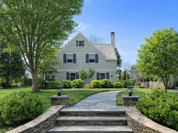 12 Yale St, Winchester, MA 01890