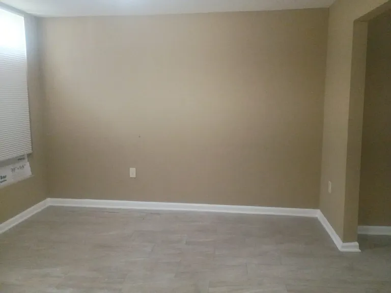2515 Reisterstown Rd — Photo 2