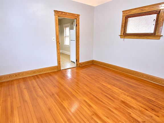 3rd image of 1618 Ridgewood Ave #1