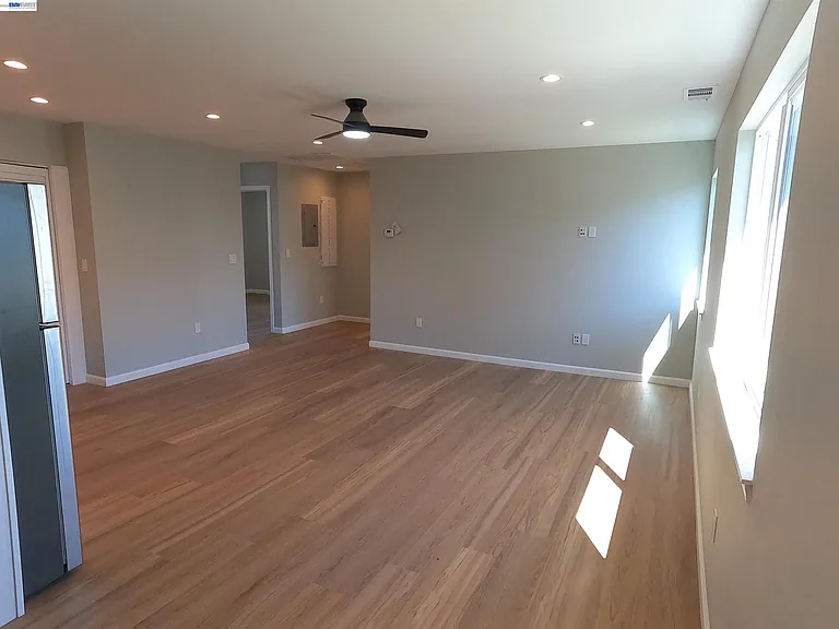 722 Foothill Blvd — Photo 3