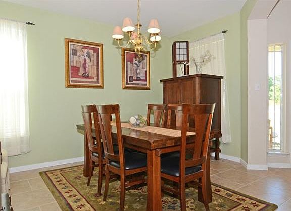 4th image of 122 McLeod Pl