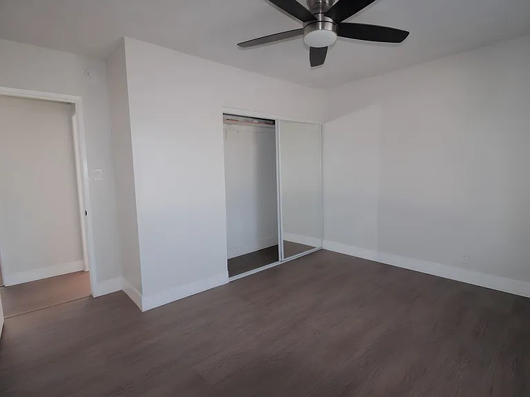 716 E Vernon Ave — Photo 5