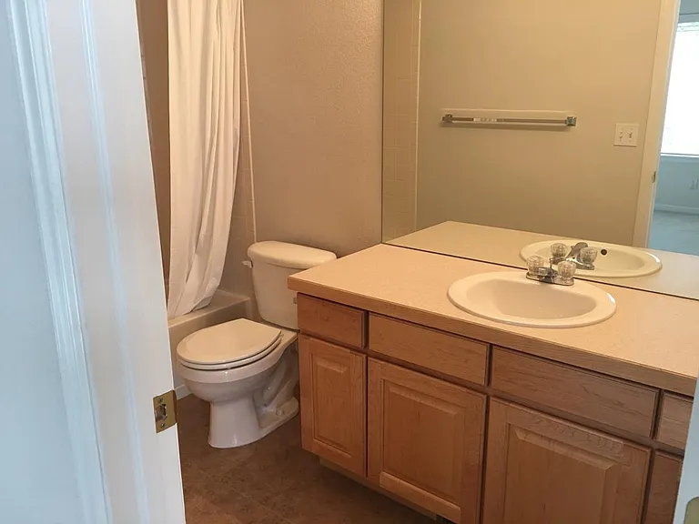 Full Bathroom Upstairs