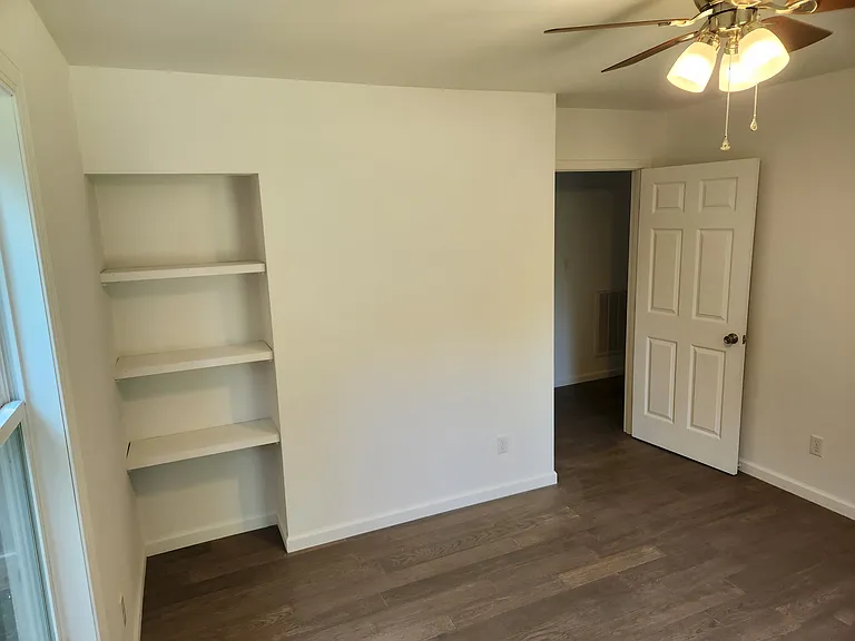 1703 E Lincoln St — Photo 14