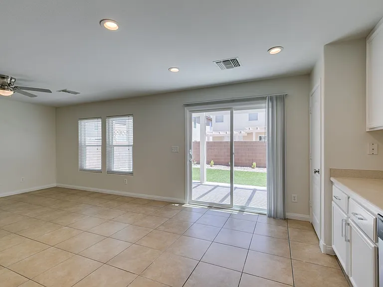 8660 Painted Horseshoe St — Photo 30