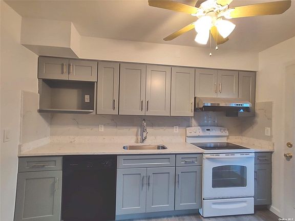 2nd image of 174 Iceland Dr