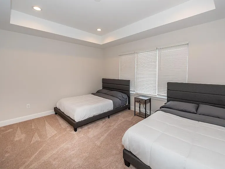 7488 Gramercy Cir — Photo 50