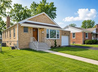 18462 Gottschalk Ave, Homewood, IL 60430