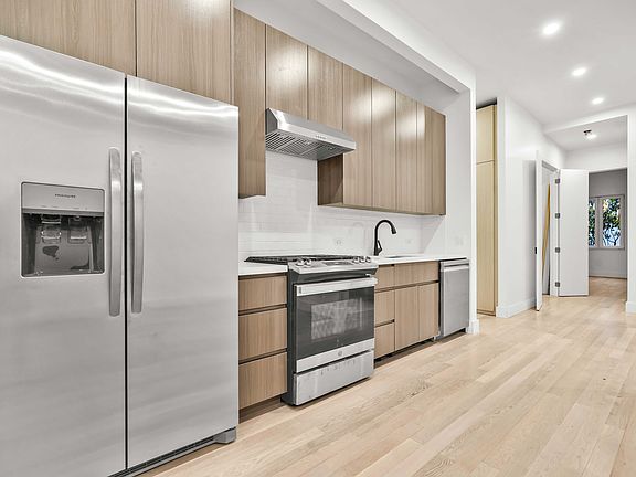 3rd image of 36-04 Astoria Blvd S #2