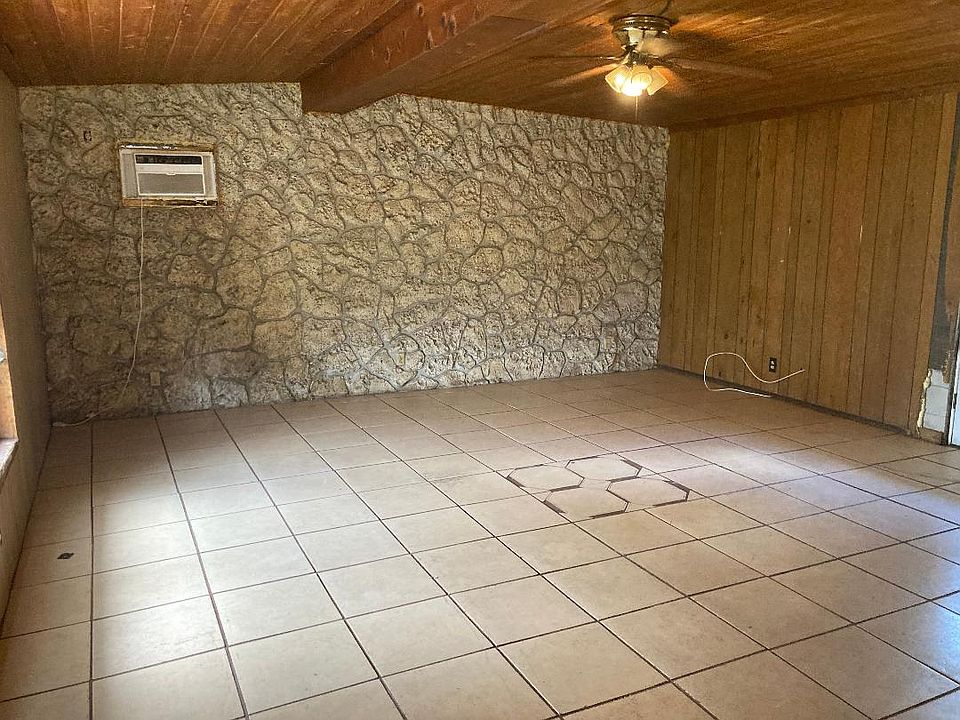2nd image of 119 Leona Dr