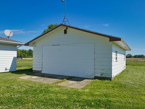 3rd image of 4534 E Britain Ave